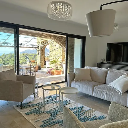Serena Climatisee Pour 8 Personnes Avec Piscine Privee Et Vue A Villa